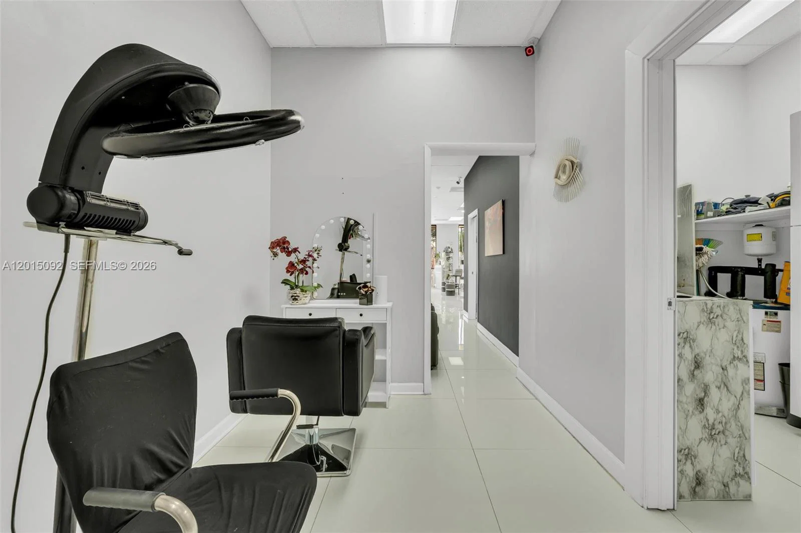 Established Beauty Salon with Loyal Clientele