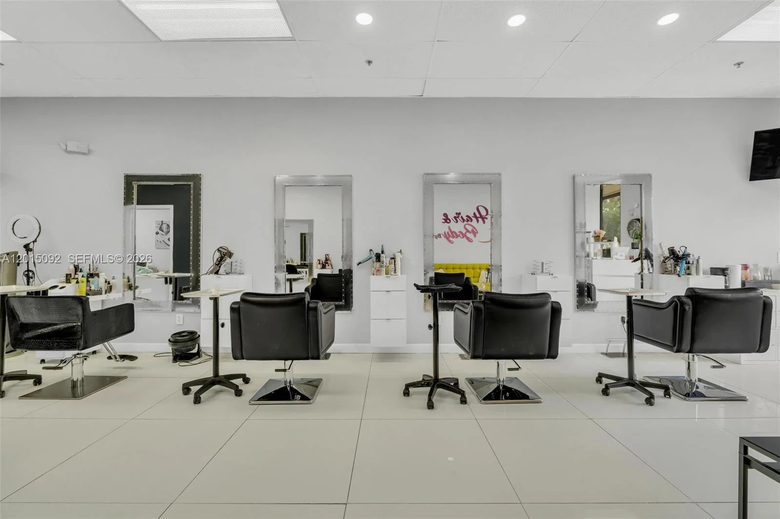 Established Beauty Salon with Loyal Clientele