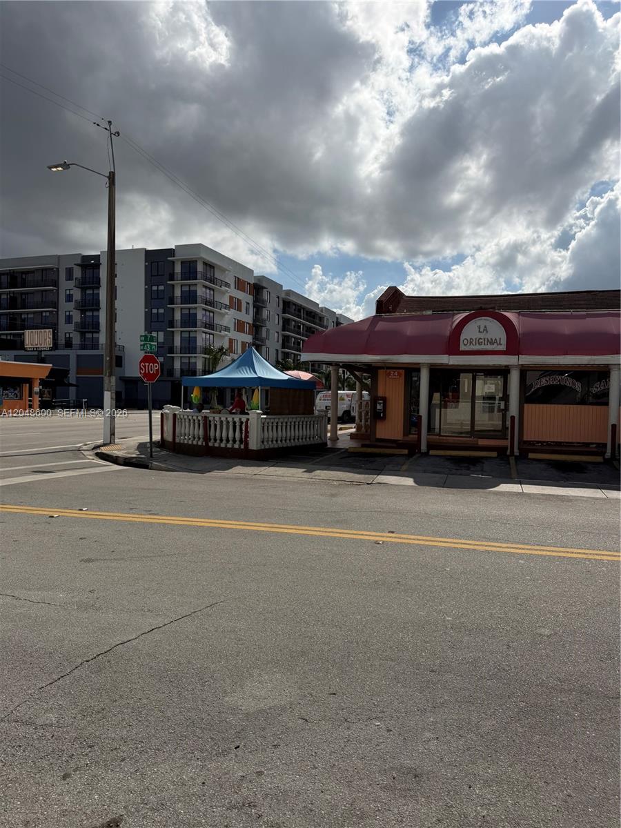 Profitable Pizzeria with Prime High Traffic Location