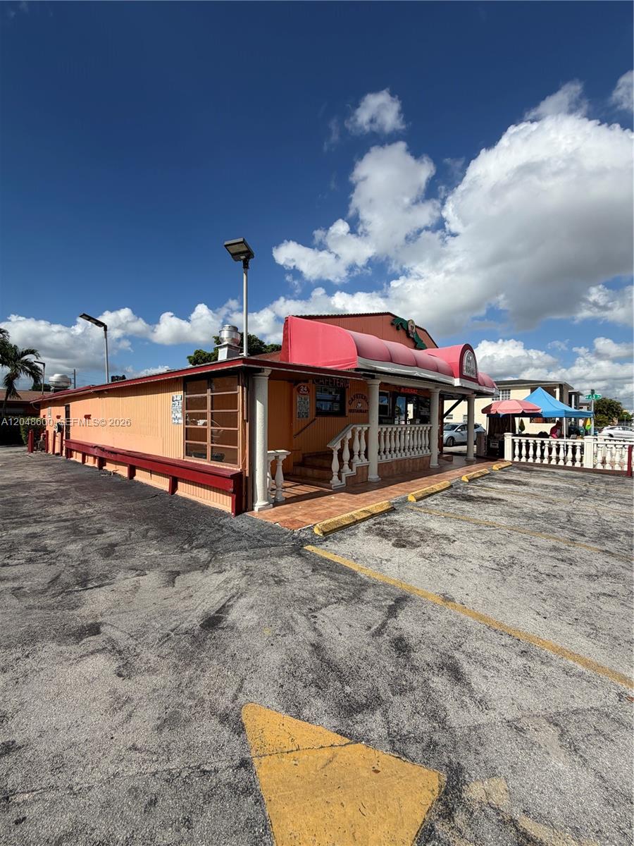 Profitable Pizzeria with Prime High Traffic Location