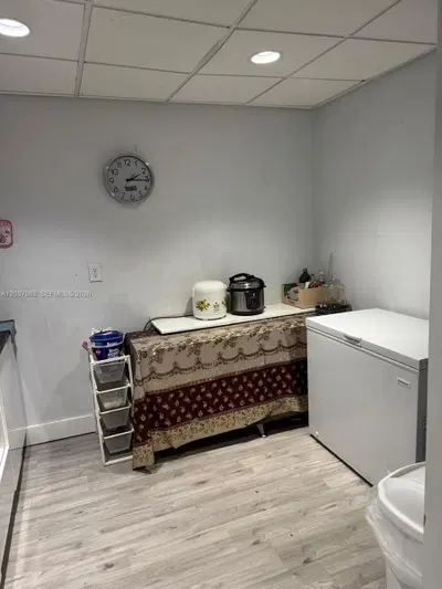 Thriving Healthcare Clinic with Diverse Service Offerings