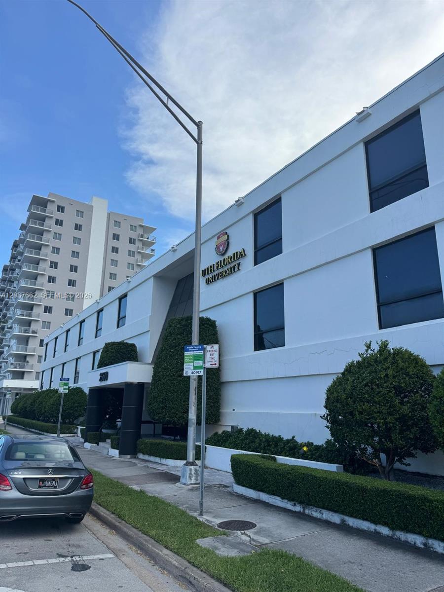 Thriving Healthcare Clinic with Diverse Service Offerings