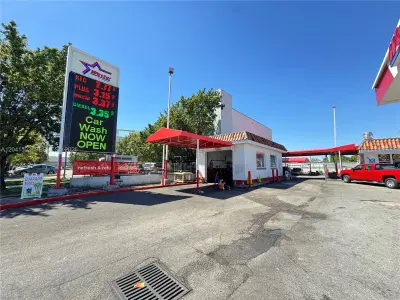 Complete Convenience Store and Gas Station Assets with Full Kitchen