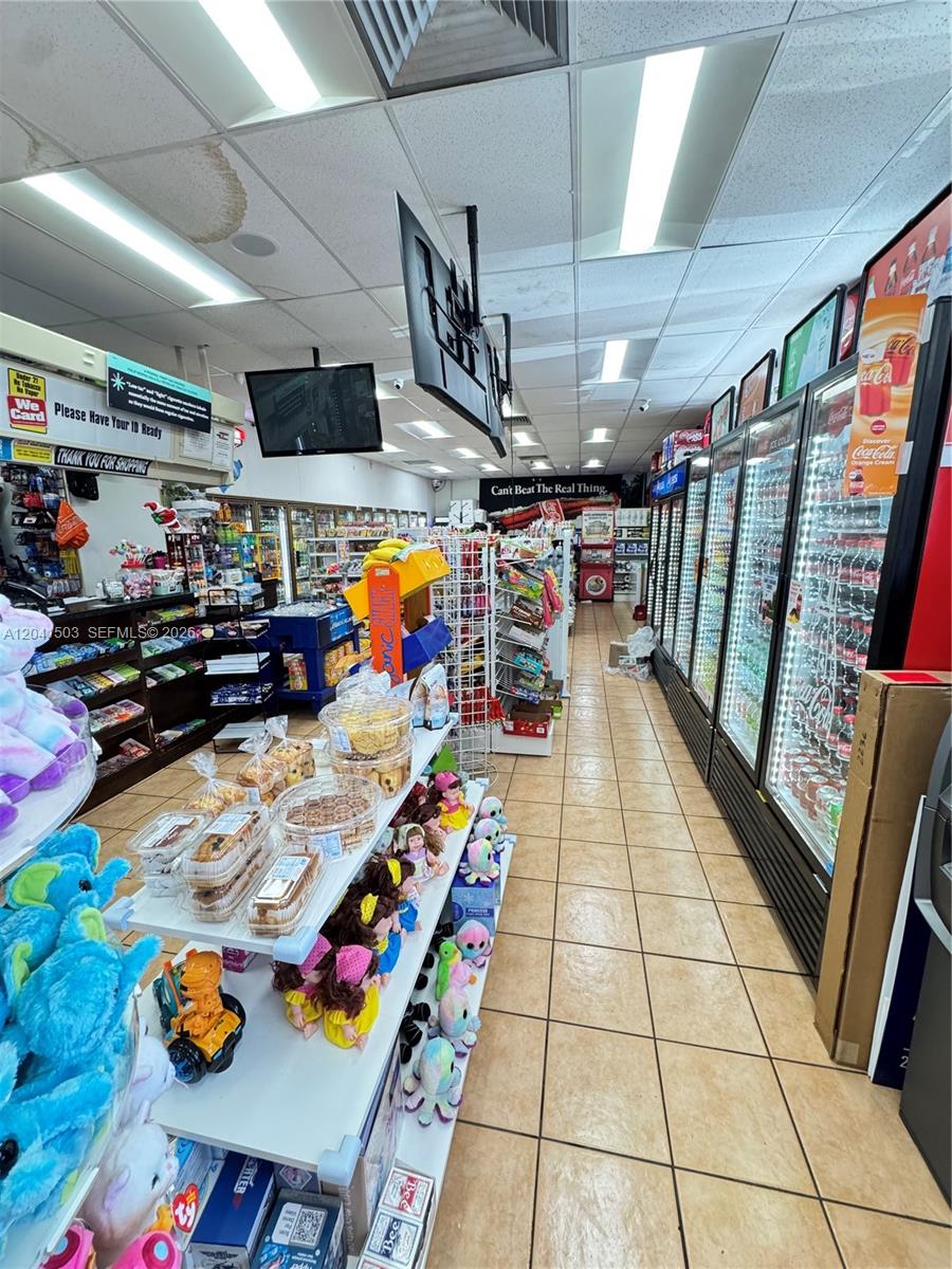 Complete Convenience Store and Gas Station Assets with Full Kitchen