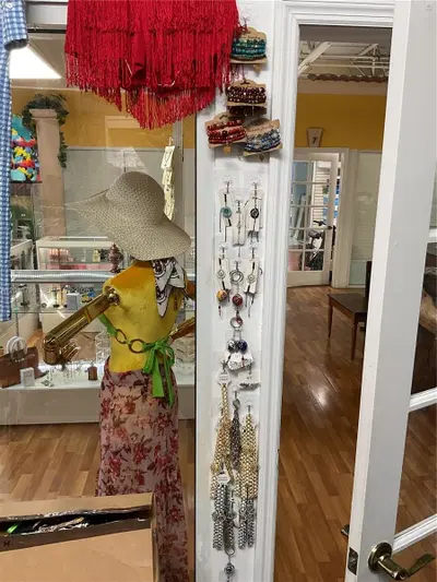 Complete Boutique Inventory and Fixtures with Flexible Lease