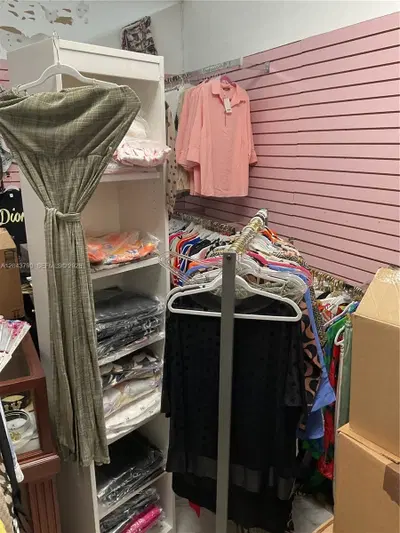 Complete Boutique Inventory and Fixtures with Flexible Lease