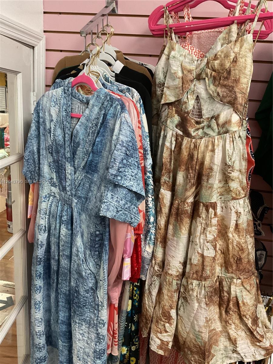 Complete Boutique Inventory and Fixtures with Flexible Lease