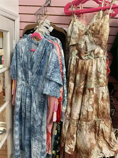 Complete Boutique Inventory and Fixtures with Flexible Lease