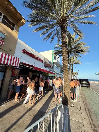 Growing Restaurant with Prime South Florida Location