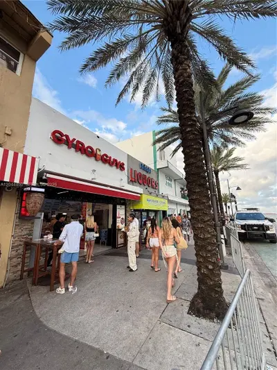 Growing Restaurant with Prime South Florida Location