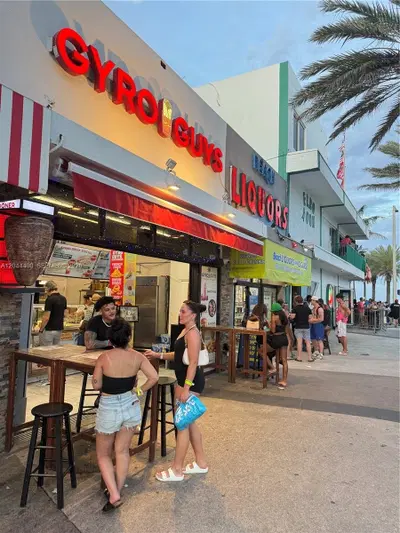 Growing Restaurant with Prime South Florida Location