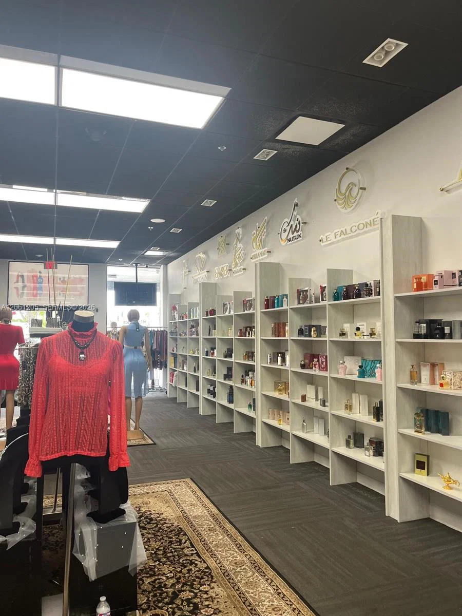 Turnkey Arabian Perfume Boutique with Luxury Oud Selection