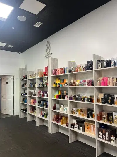 Turnkey Arabian Perfume Boutique with Luxury Oud Selection
