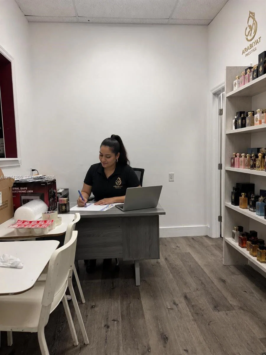 Turnkey Arabian Perfume Boutique with Luxury Oud Selection