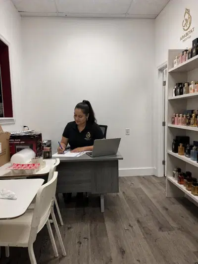 Turnkey Arabian Perfume Boutique with Luxury Oud Selection