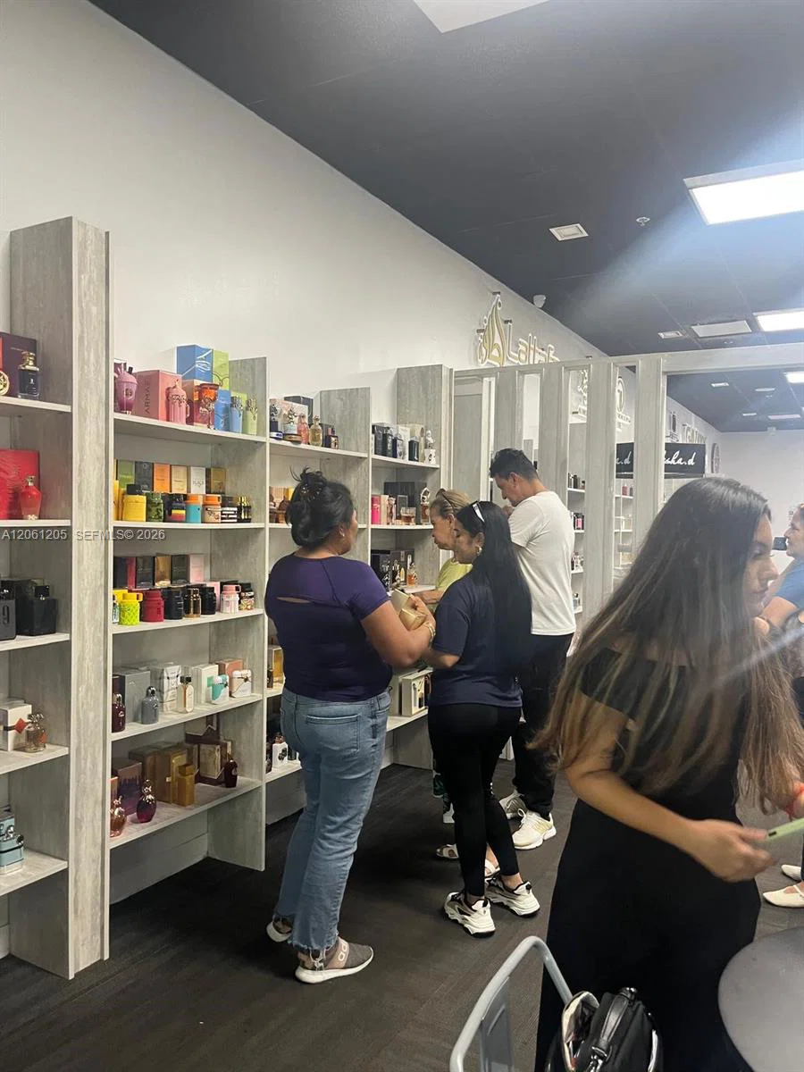 Turnkey Arabian Perfume Boutique with Luxury Oud Selection