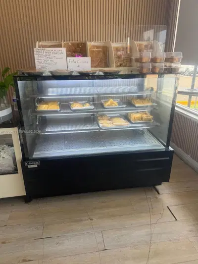 Established Cuban Bakery with Loyal Customer Base