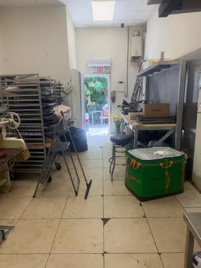 Established Cuban Bakery with Loyal Customer Base