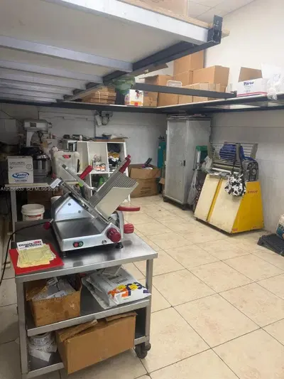 Established Cuban Bakery with Loyal Customer Base