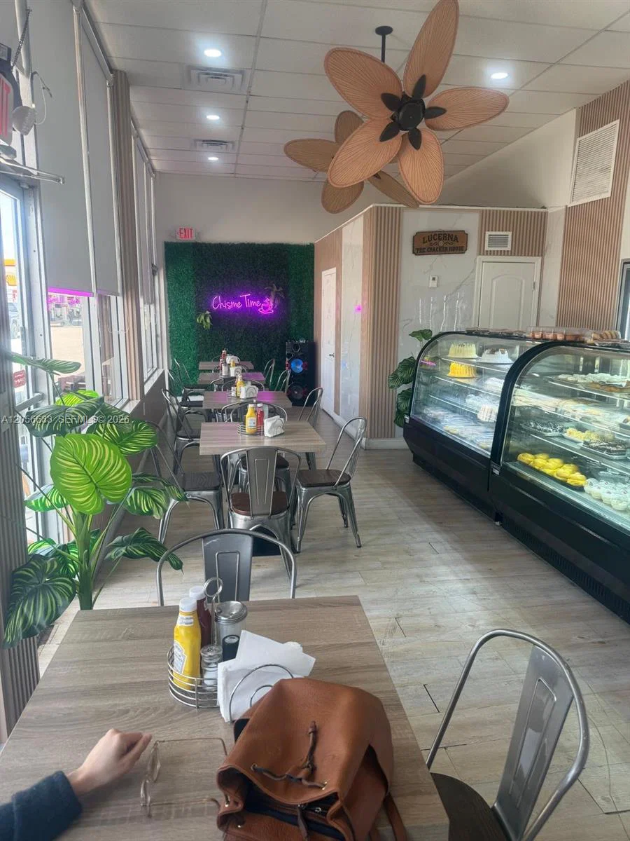 Established Cuban Bakery with Loyal Customer Base