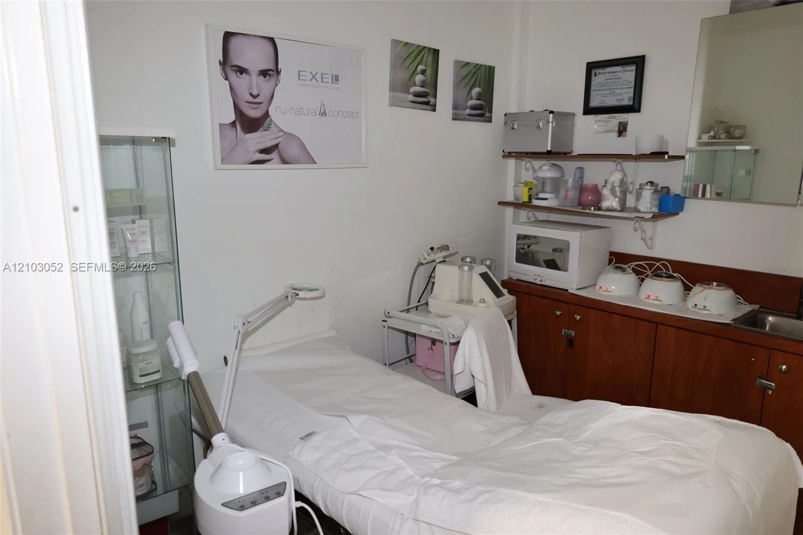 Complete Hair and Nail Salon Assets in High Traffic Location