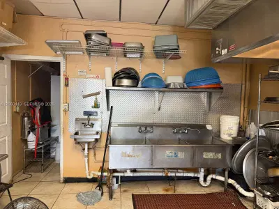Turnkey Takeout and Catering Business with Growth Potential