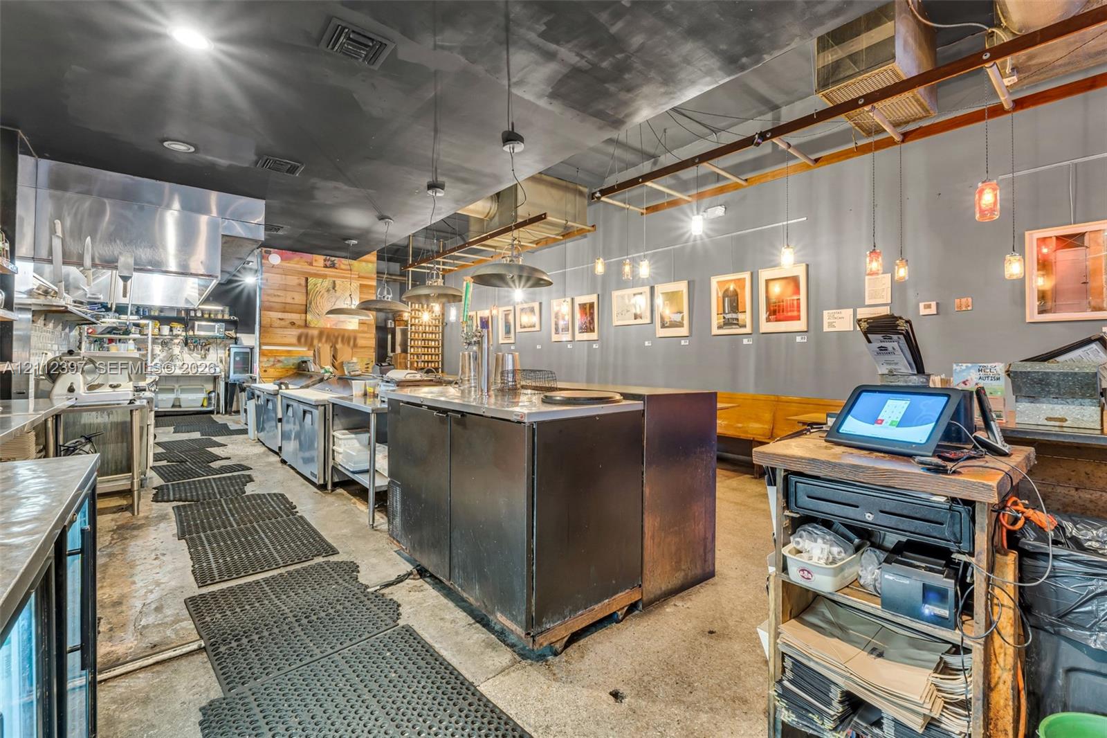 Established Key Biscayne Restaurant with Turnkey Operations