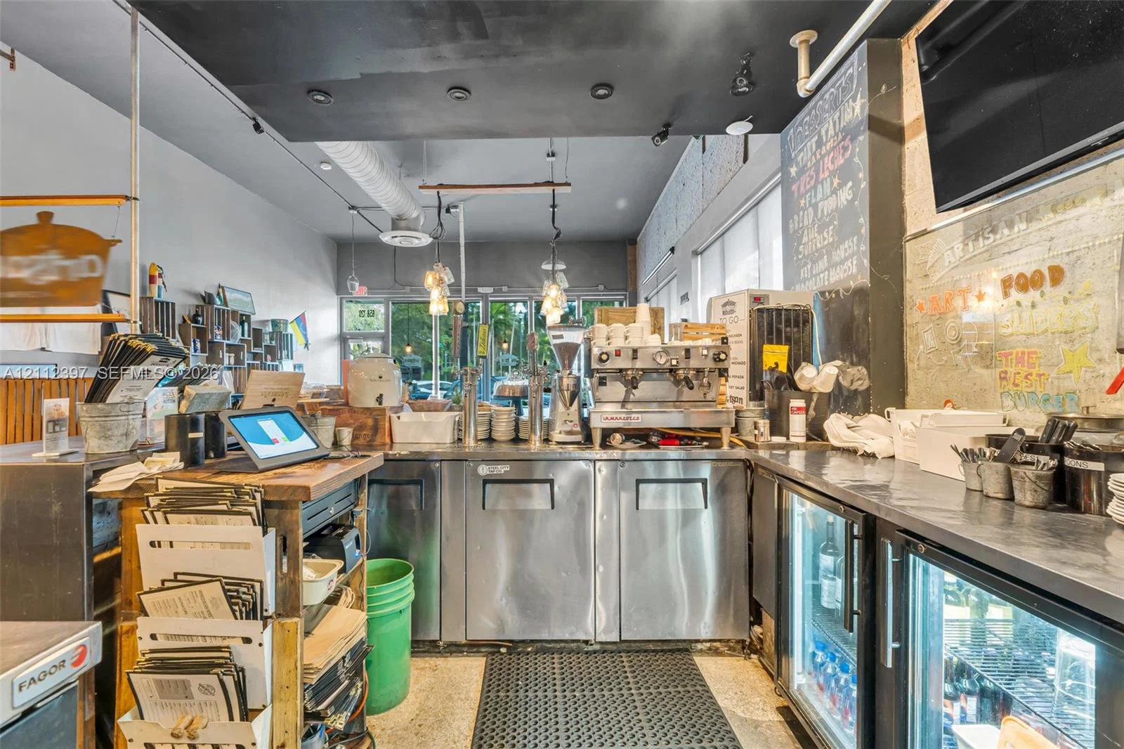 Established Key Biscayne Restaurant with Turnkey Operations