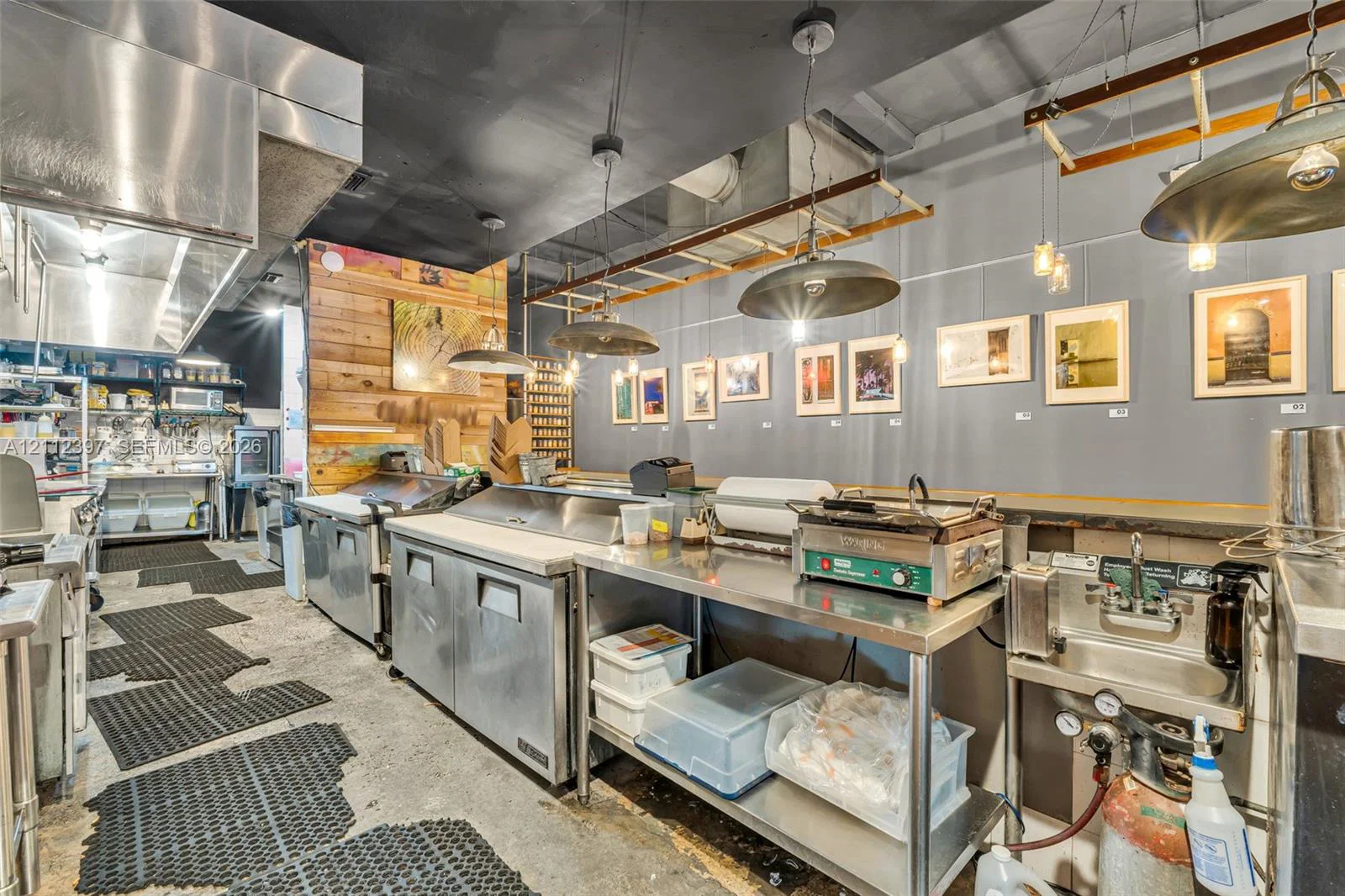 Established Key Biscayne Restaurant with Turnkey Operations