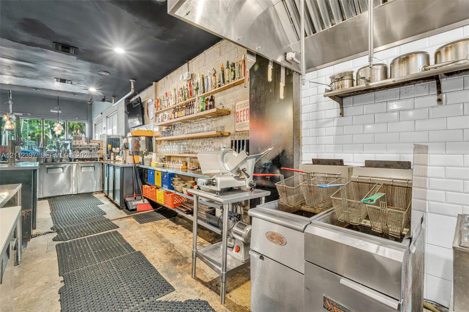 Established Key Biscayne Restaurant with Turnkey Operations