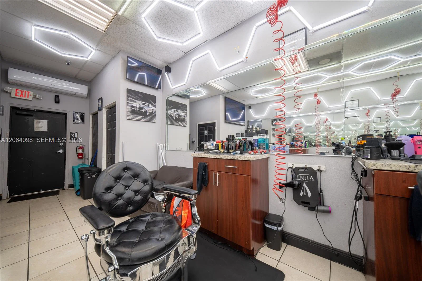 Established Barber Shop with Strong Customer Loyalty