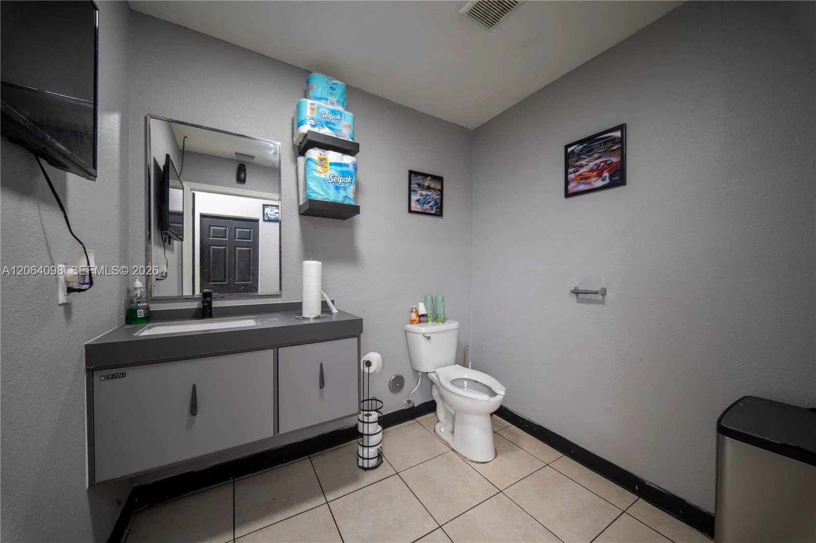 Established Barber Shop with Strong Customer Loyalty