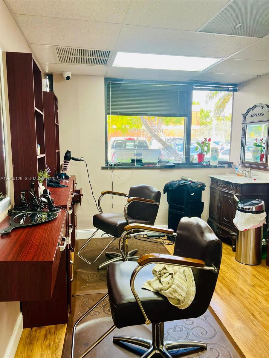 Professional Grade Nail Salon Equipment and Furnishings