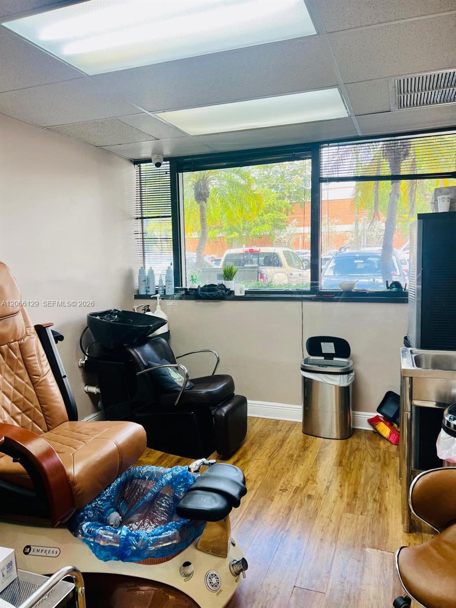 Professional Grade Nail Salon Equipment and Furnishings