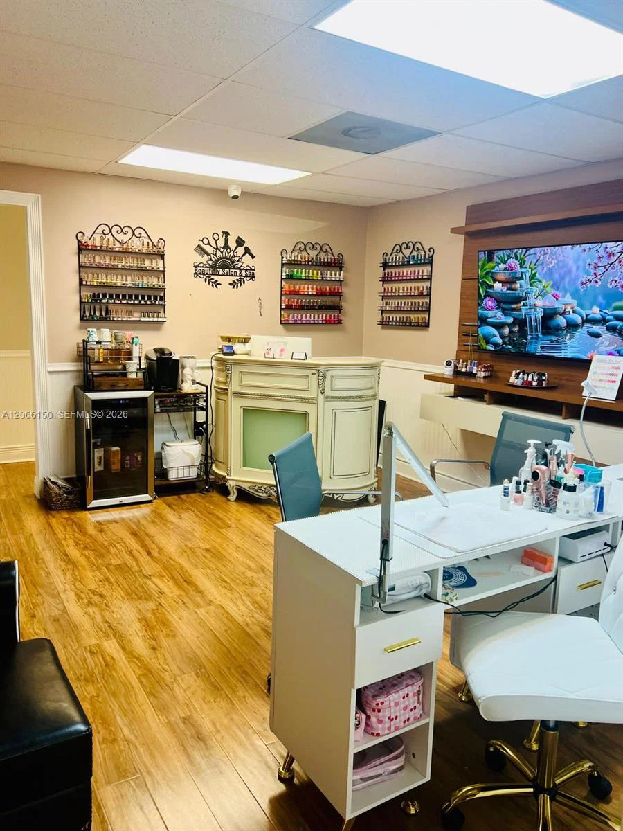 Turnkey Hair Salon with Full Suite of Beauty Services