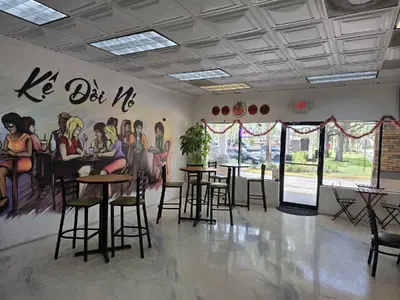 Profitable Boba Tea Shop with High Foot Traffic Location