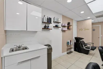 Turnkey Hair Salon with Quality Finishes and Equipment