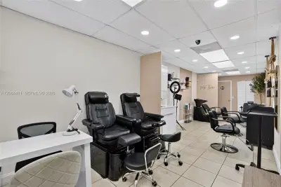 Turnkey Hair Salon with Quality Finishes and Equipment