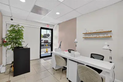 Turnkey Hair Salon with Quality Finishes and Equipment