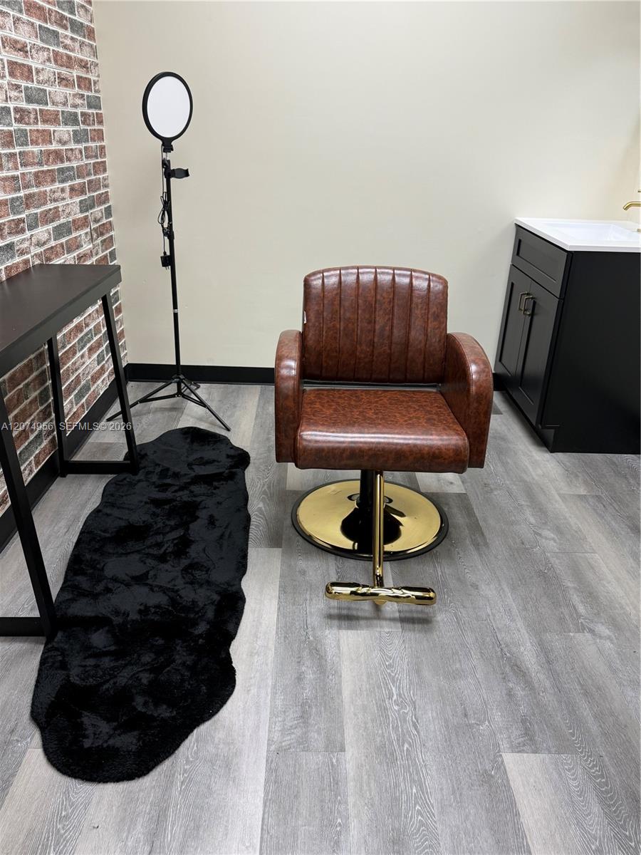 Turnkey Beauty Suites Rental with Immediate Income and Growth