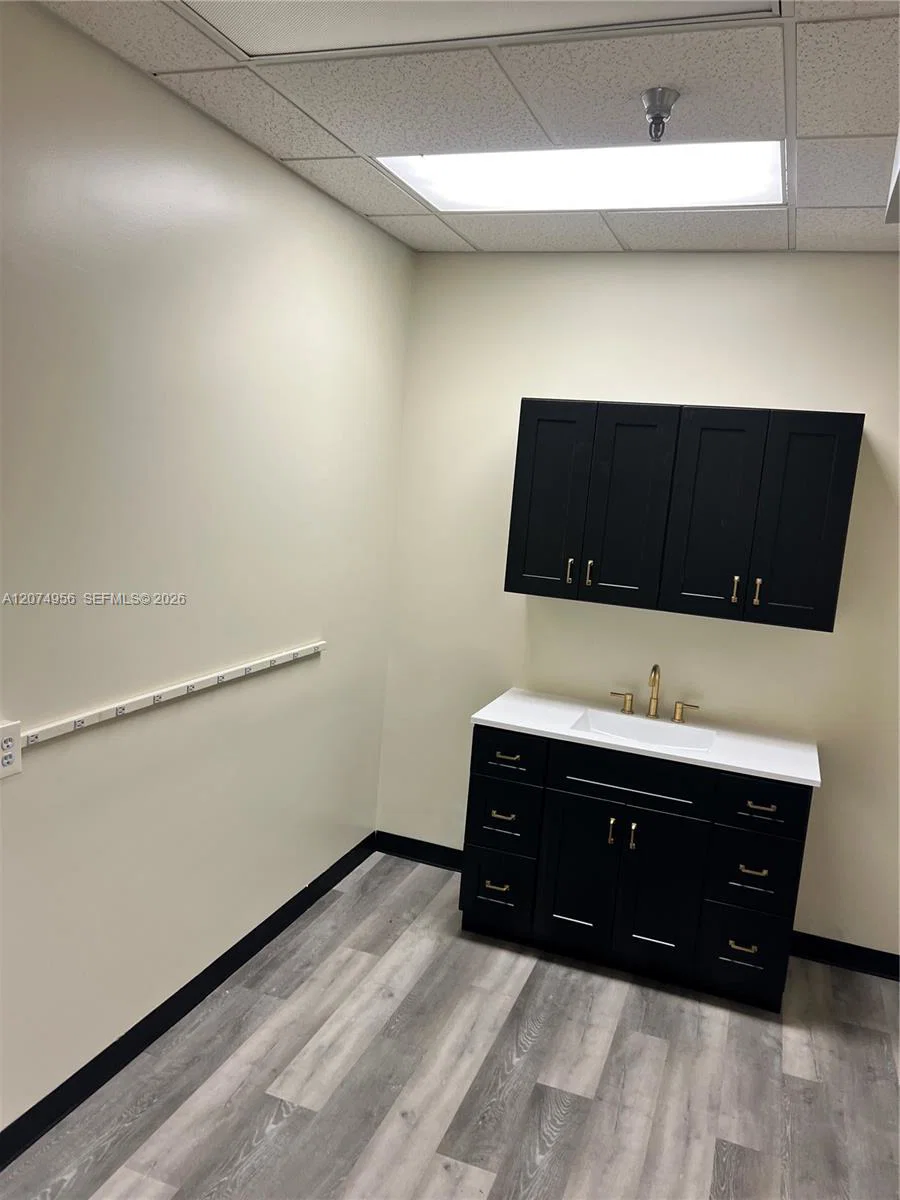 Turnkey Beauty Suites Rental with Immediate Income and Growth