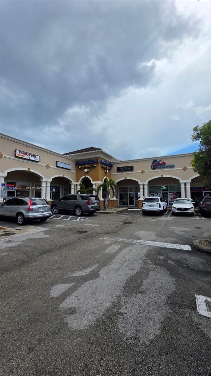 Premier Convenience Store with Adjacent Smoke Shop