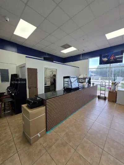 Premier Convenience Store with Adjacent Smoke Shop