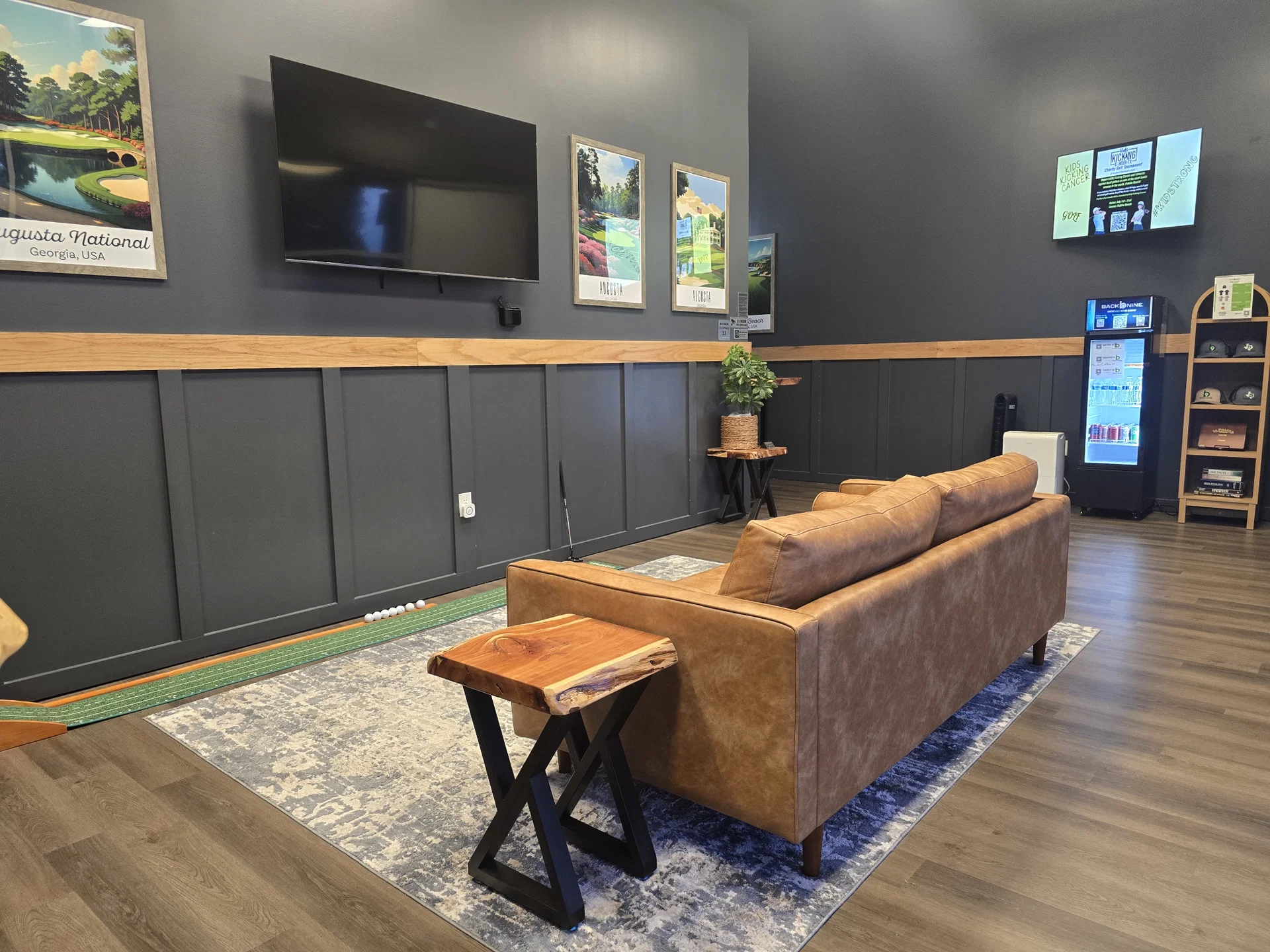 Premier Indoor Golf Facility with Automated 247 Access
