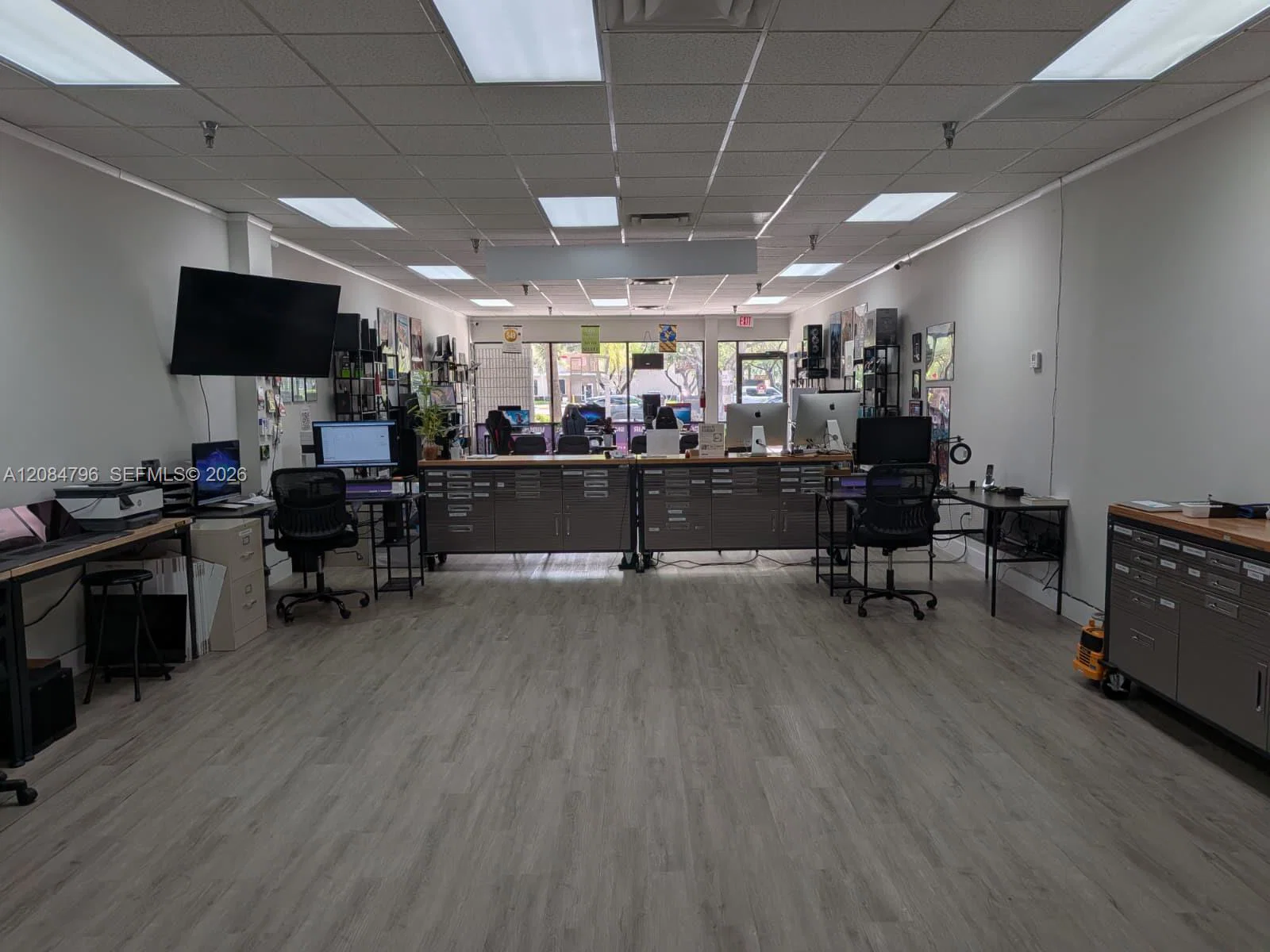 Established Computer Repair Business with Diverse Revenue Streams