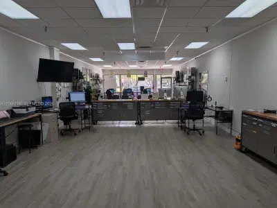 Established Computer Repair Business with Diverse Revenue Streams