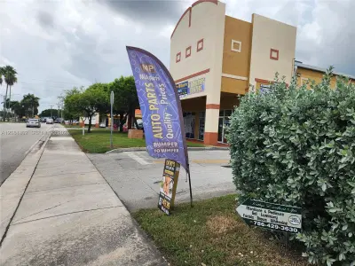 Established Auto Parts Store with Diverse Applications
