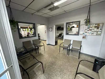 TURNKEY BARBERSHOP & COSMETOLOGY SALON — PRIME US-27 LOCATION