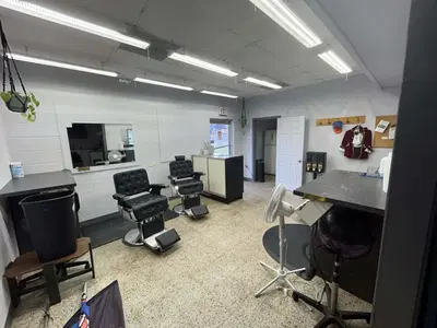 TURNKEY BARBERSHOP & COSMETOLOGY SALON — PRIME US-27 LOCATION