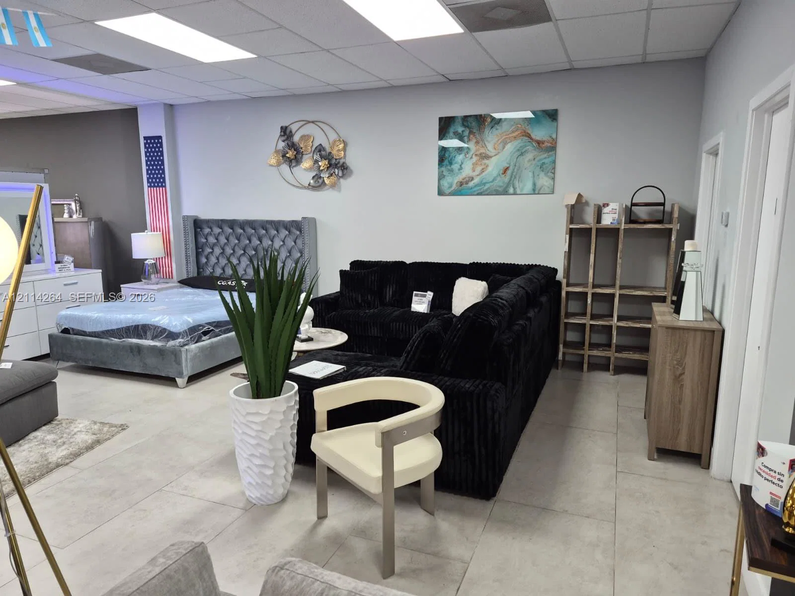 Complete Furniture Showroom Assets with Established Supplier Relations